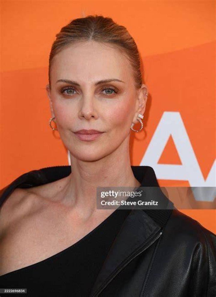2010 Charlize Theron Africa Outreach Project Benefit - Arrivals