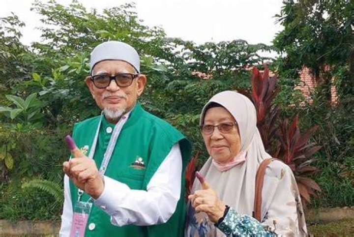 Abdul Hadi with his wife