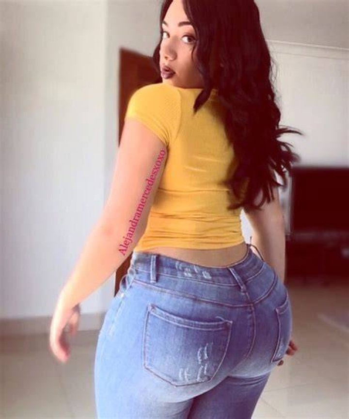 Alejandra Mercedes height