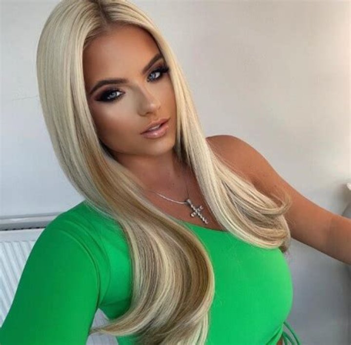 Apollonia Llewellyn facts