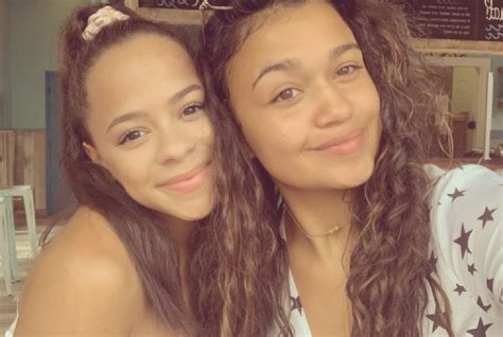 Bailey with her sister Madison Sarian