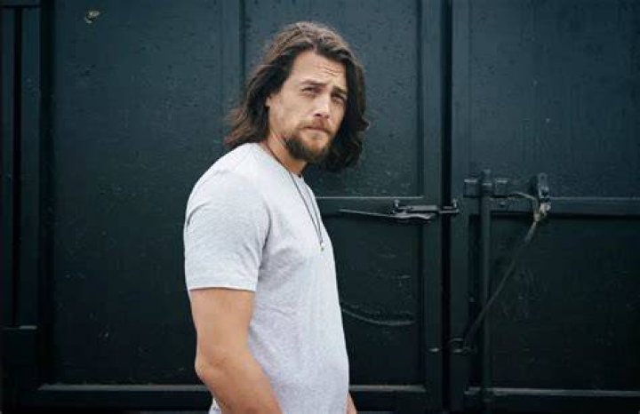 Ben Robson consumes alcohol occasionally