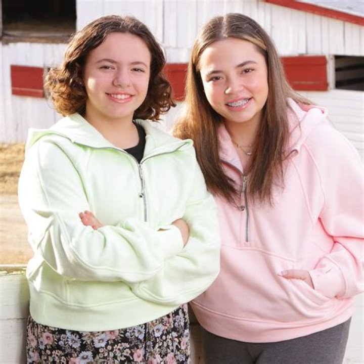 Caroline with her sister Catherine Cruz