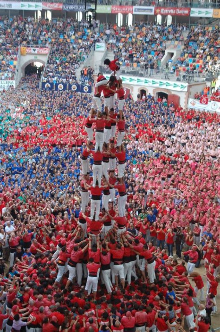 Castellers Human Spiral