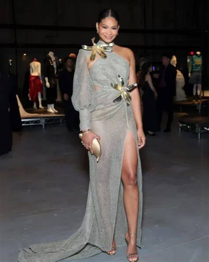 Chanel Iman height is 5 feet 10 inches tall