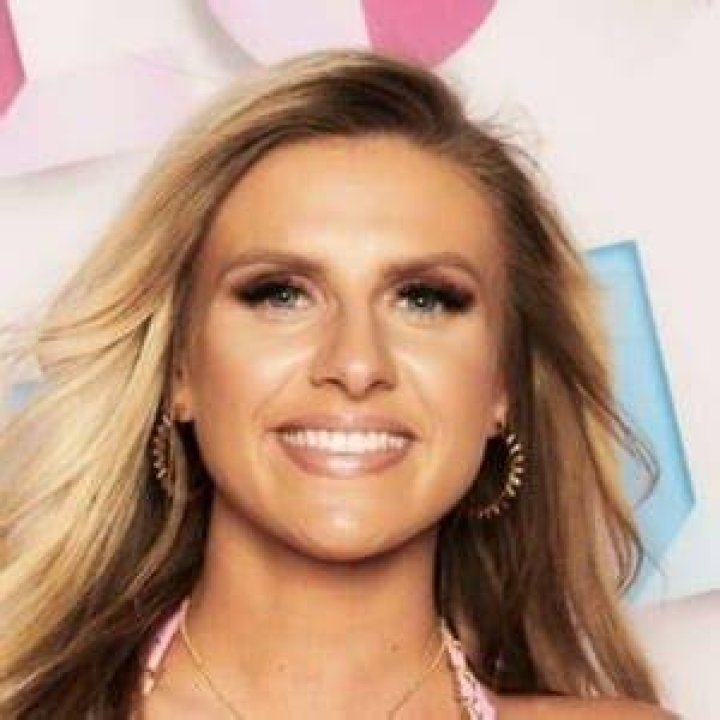 Chloe Burrows wiki