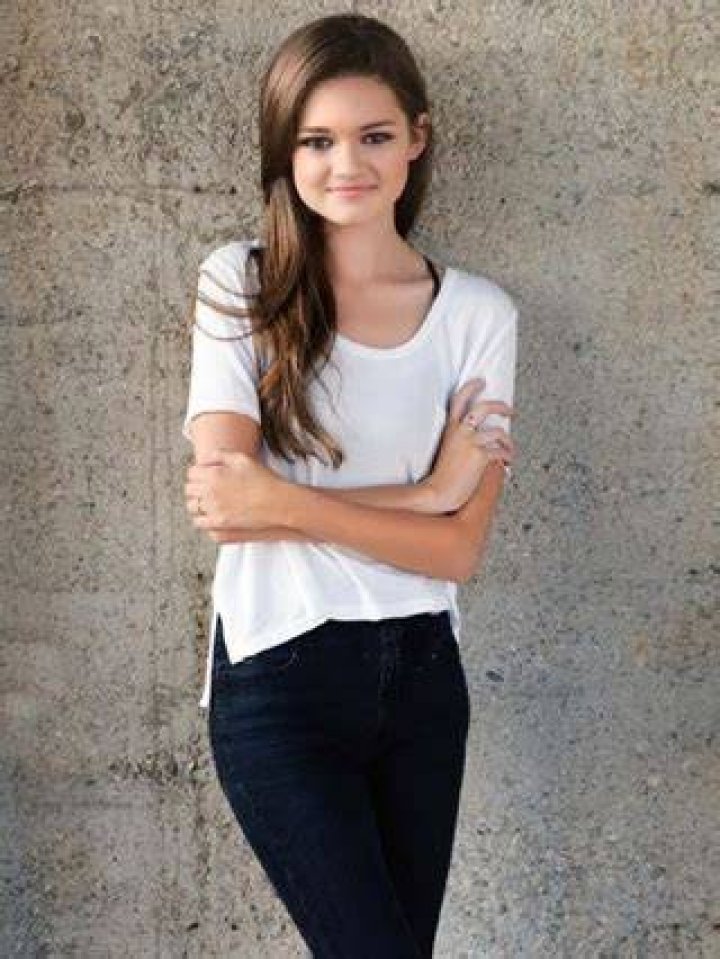 Ciara Bravo height is 5 feet 6 inches
