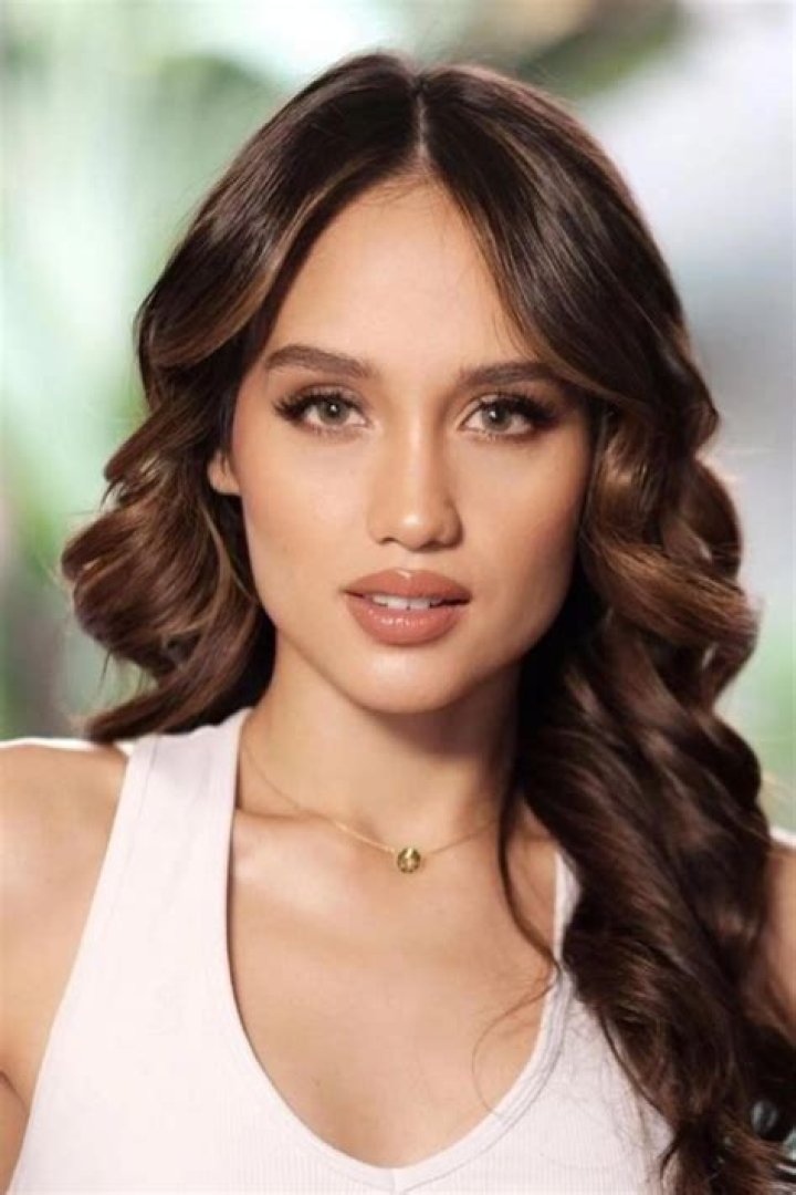 Cinta Laura
