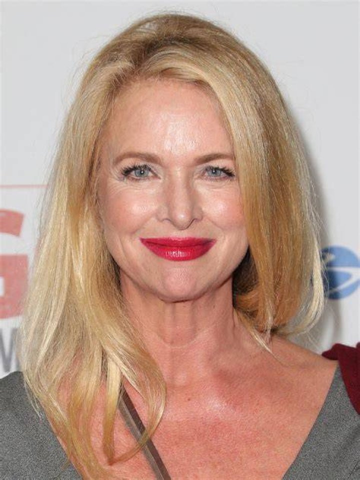 Donna Dixon Age, Birthday & Zodiac Sign