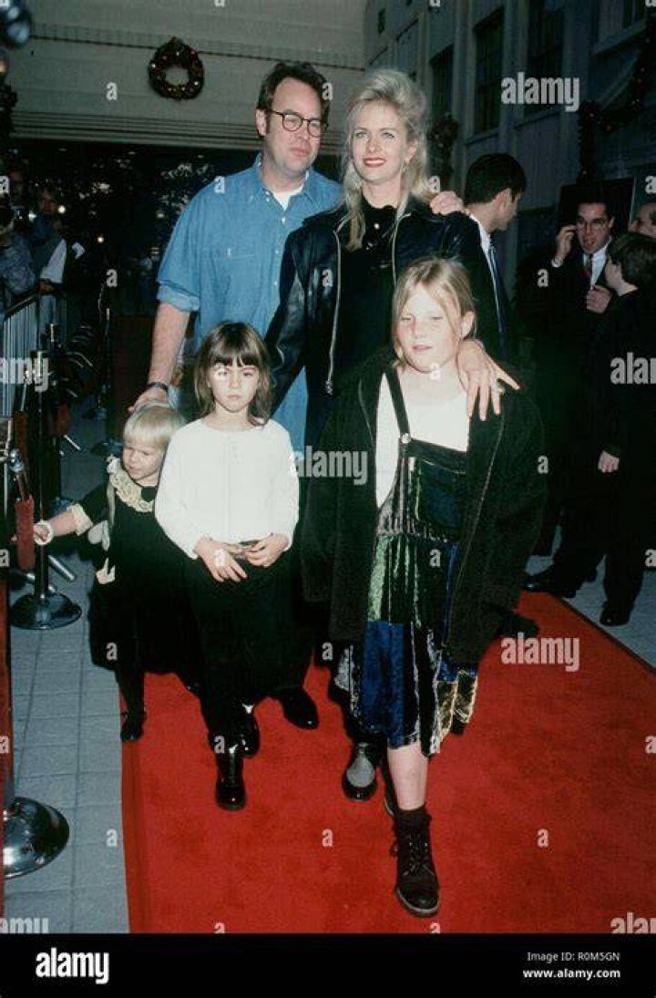 Donna Dixon Children, Affairs & Personal Life
