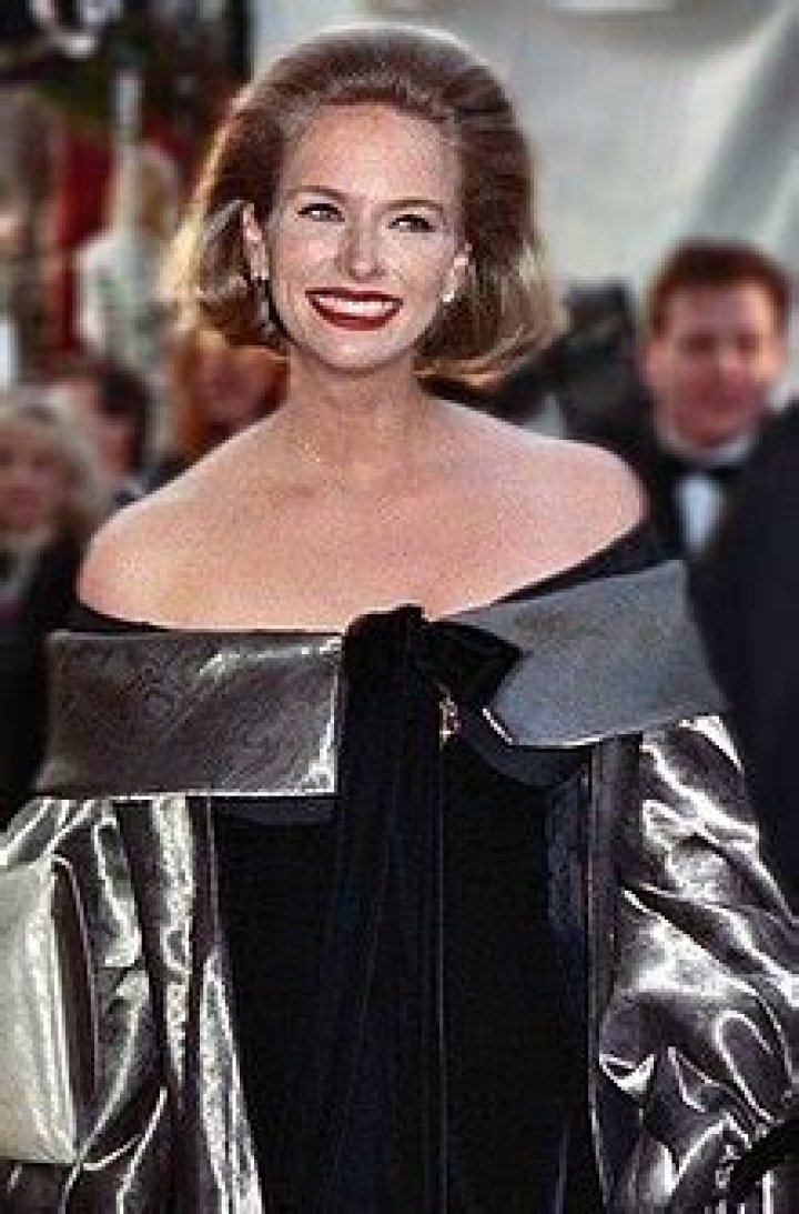Donna Dixon Wikipedia (Biography, Early Life & Education)