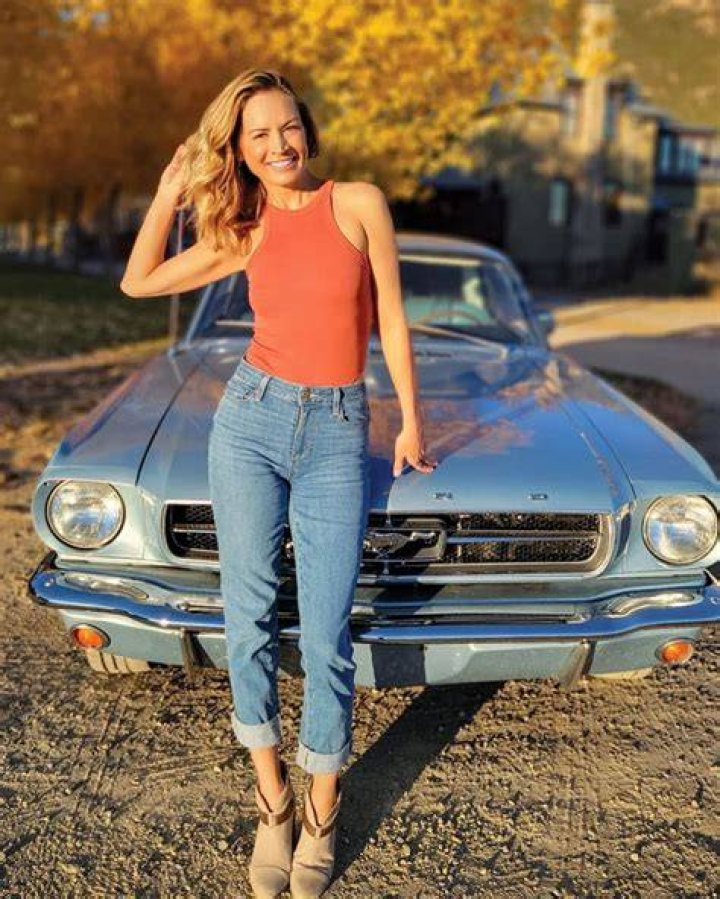 Heather Storm is currently single