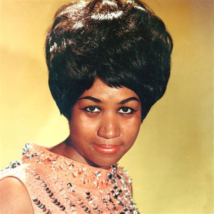 How tall is Aretha Franklin