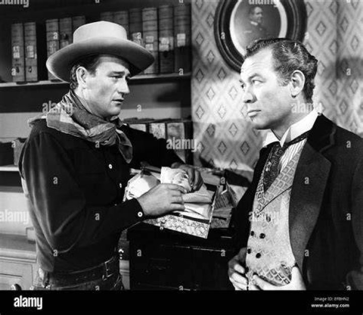 How tall was Ward Bond