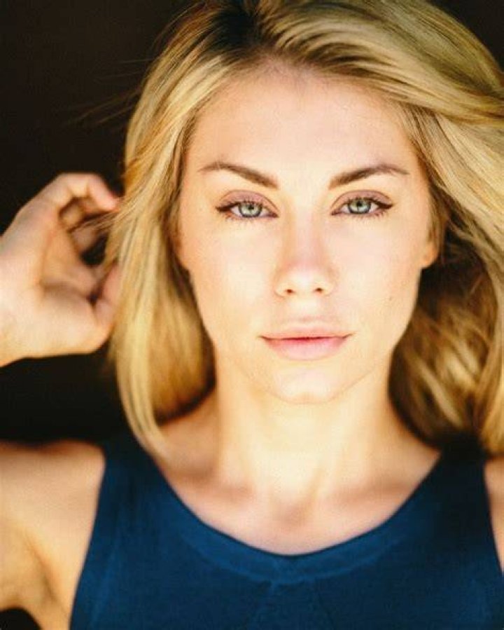 Jennifer Holland modeling career