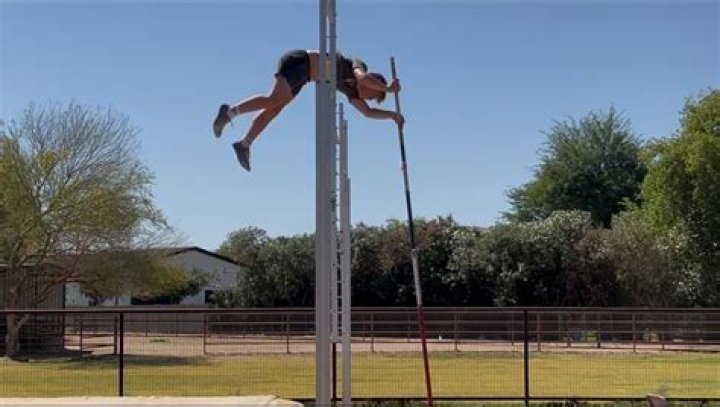 Jennifer is a former pole vaulter