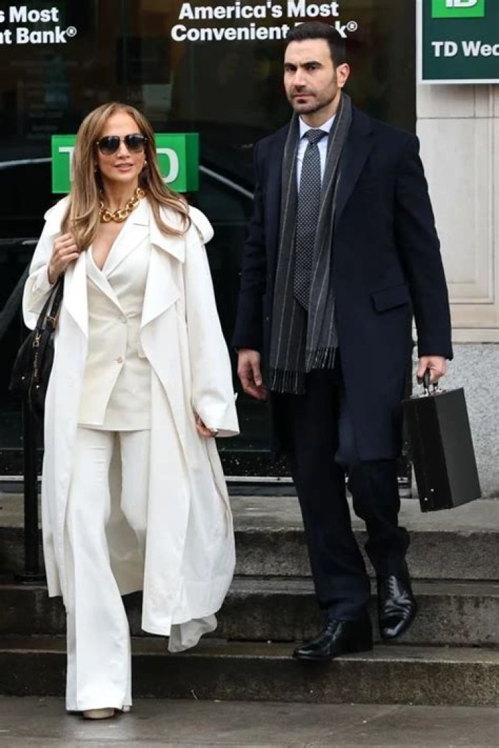 Jennifer Lopez Said Filming Her First Love Scene In &ldquo;Money Train&rdquo; With Wesley Snipes Was &ldquo;Horrible&rdquo;