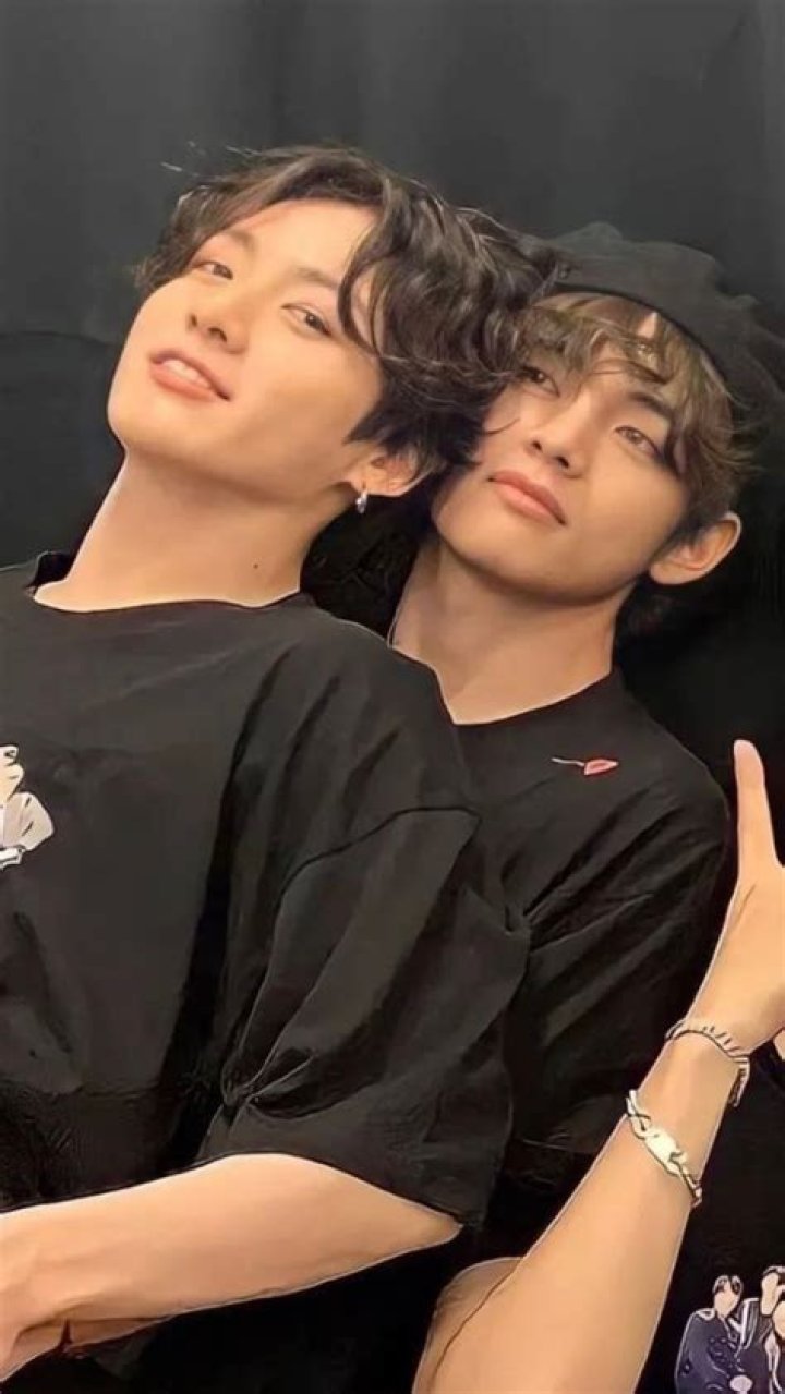 Kim Taehyung with BTS army