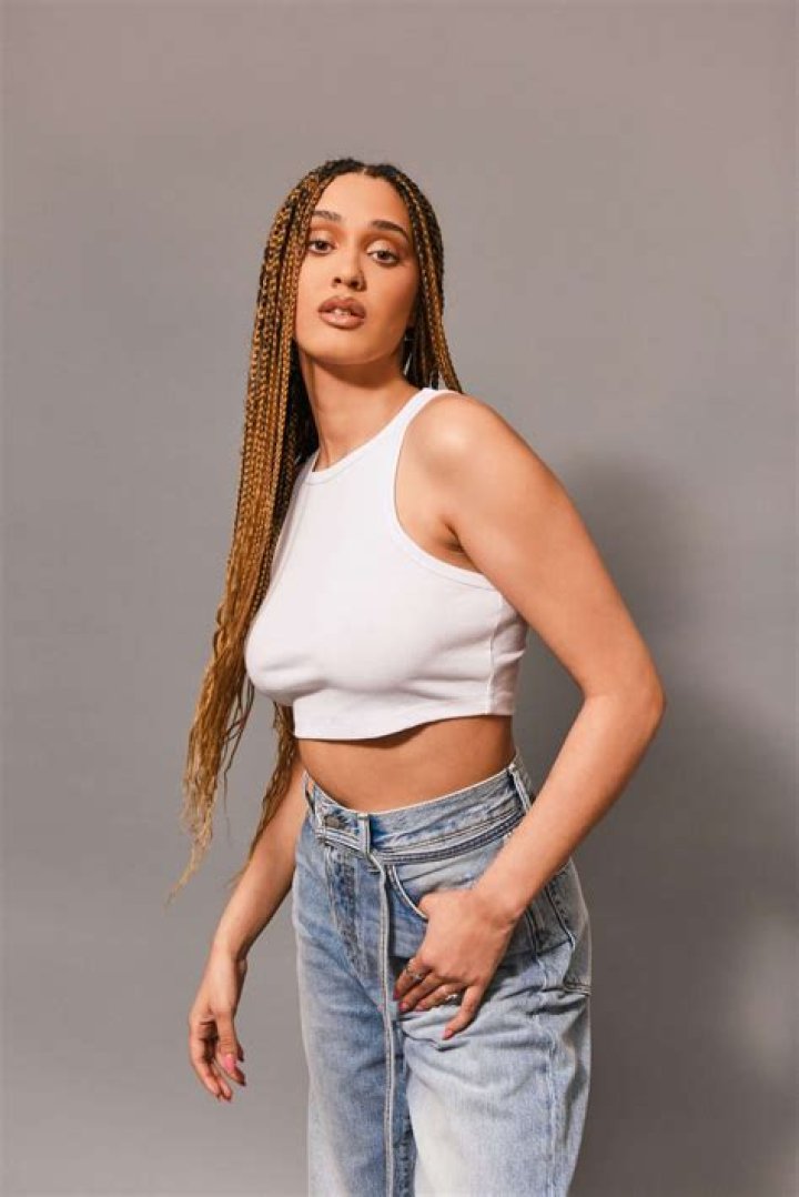 Lee Rodriguez rose to international fame after starring as Fabiola Torres in the Netflix show called Never Have I Ever
