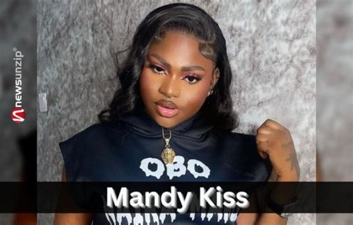 Mandy Kiss with her friend