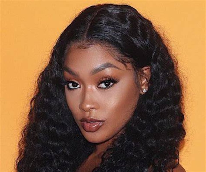 Miracle Watts bio