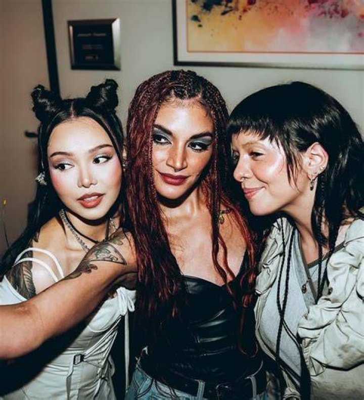 Poarch with her friends