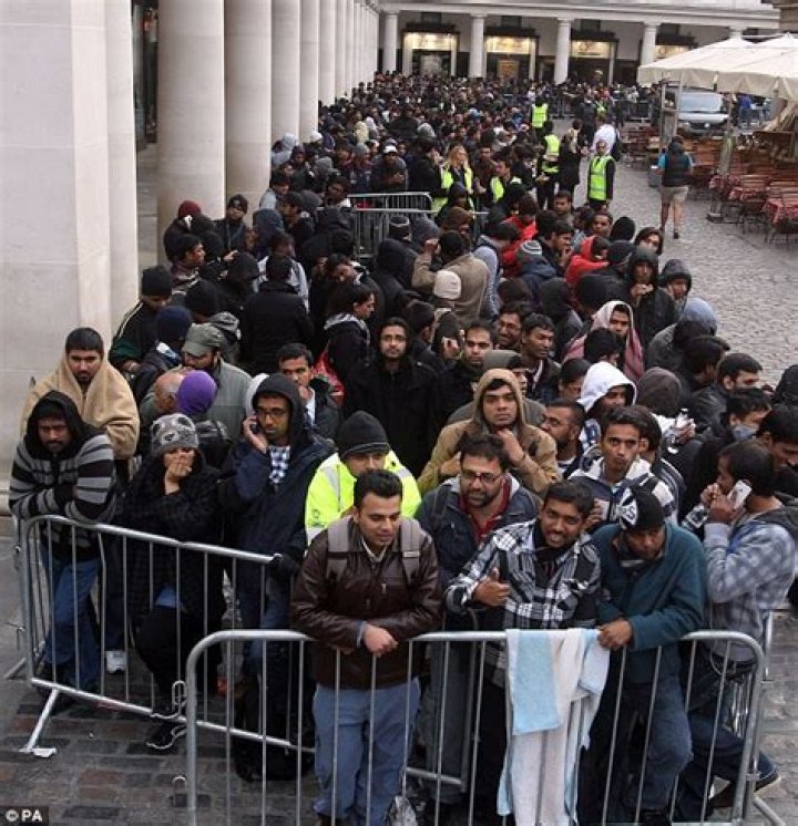 Queue For Food Syrian Refugee Camp