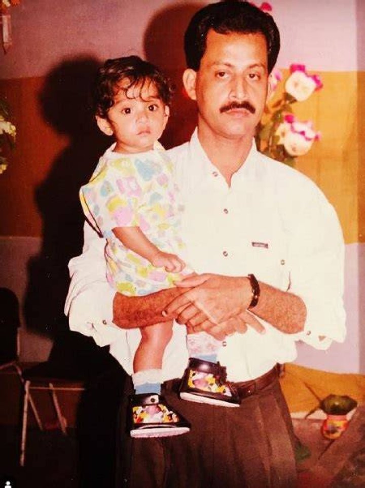 Roosha Chatterjee childhood picture with her father