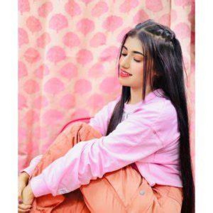 Samreen Ali height