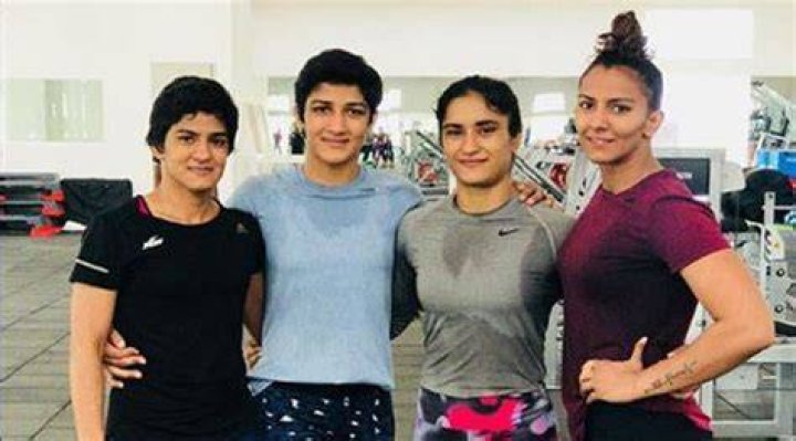 Sangeeta Phogat with her sisters