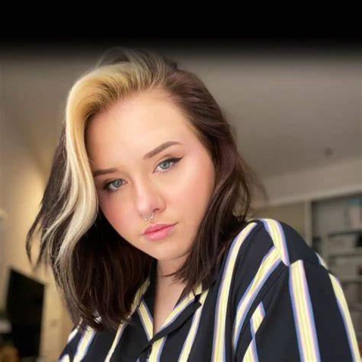 Sarah Schauer estimated Instagram earning
