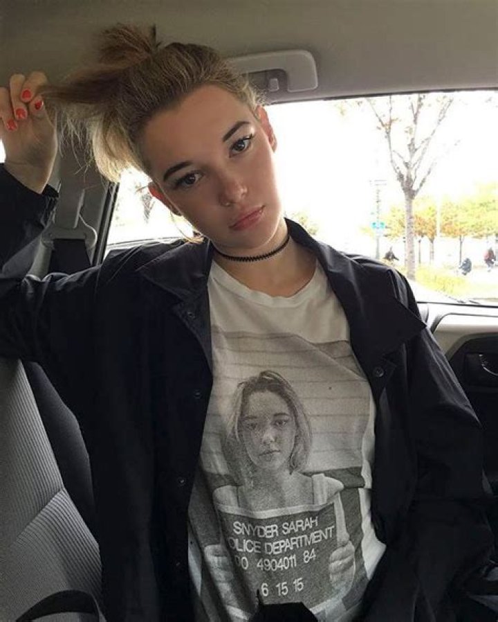 Sarah Snyders Instagram account