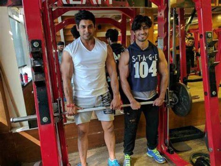 Sidharth Shukla Height, Weight