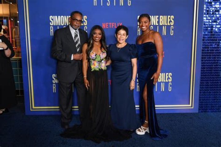 Simone with her kids Brooke Warne, Jackson Warne, and Summer Warne