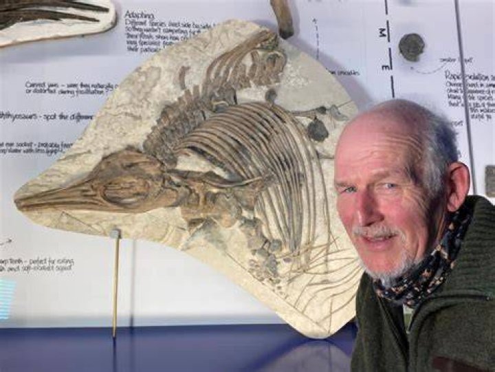 Steve Etches And The Thalassodraco Etchesi