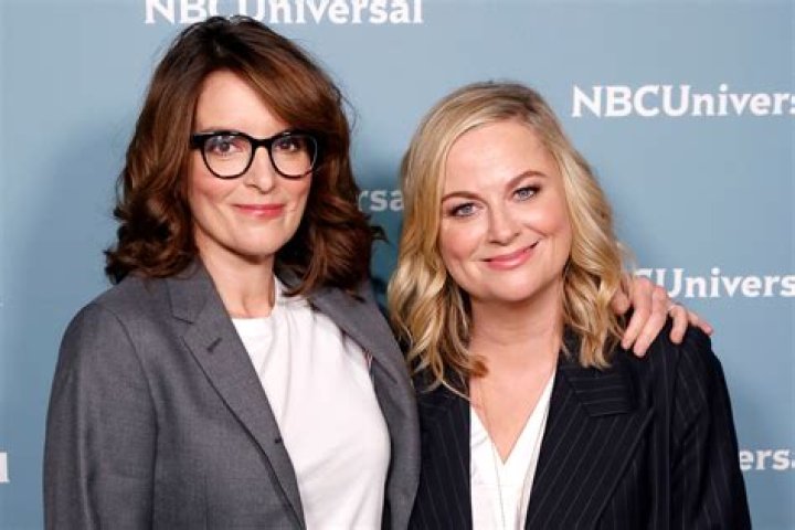 Tina fey and Amy Poehler at the 2016 Emmy Awards
