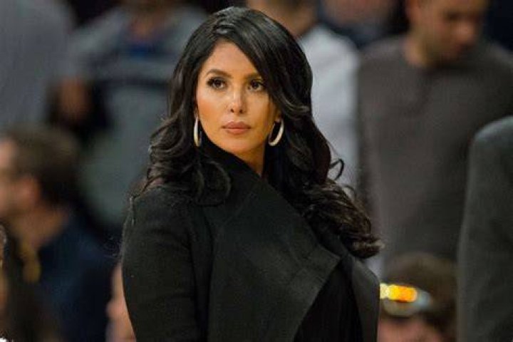 Vanessa Bryant featured on the cover page of People magazine