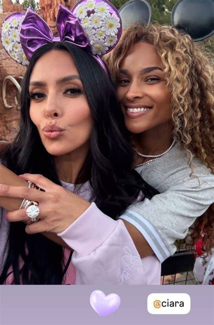 Vanessa Bryant with her bestie