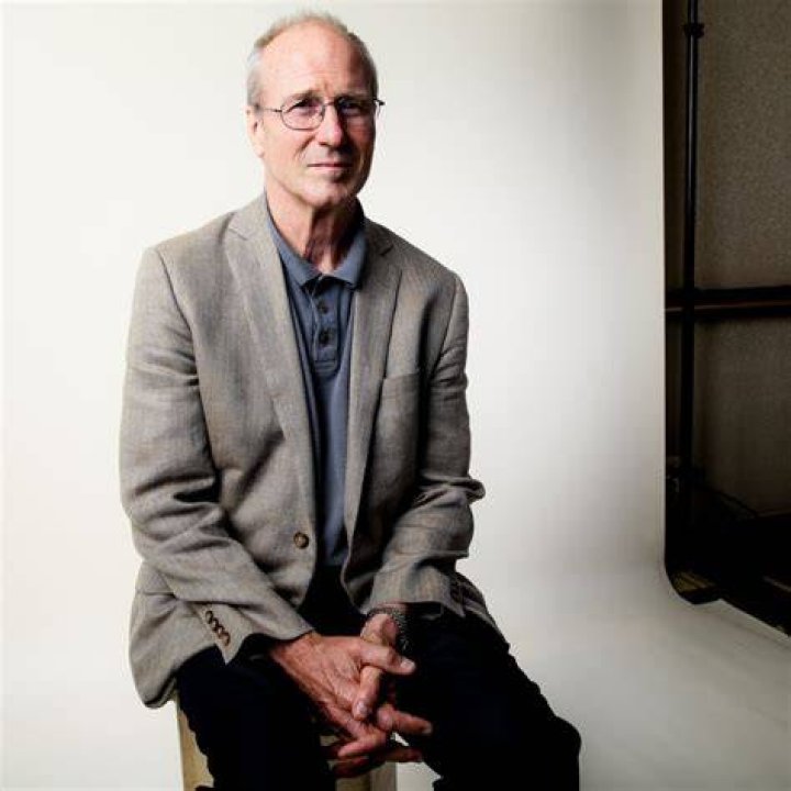 William Hurt Biography, Age, Height, Wife, Net Worth, Family